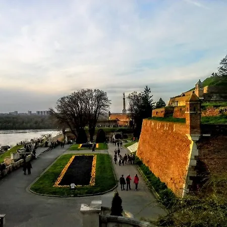 Alloga アパート ベオグラード